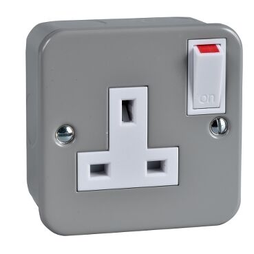 metal clad socket Additional 1kw socket - Image 1