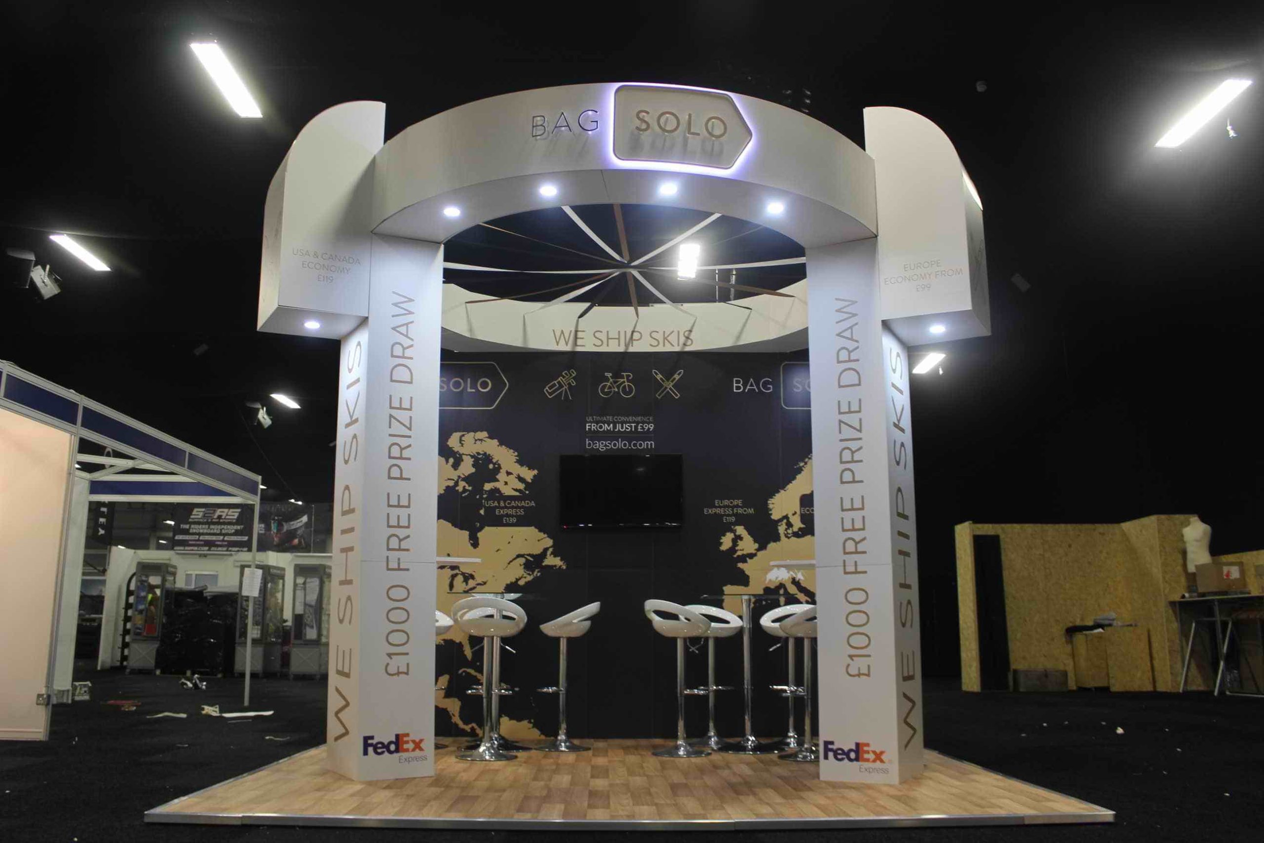 ring header display stand