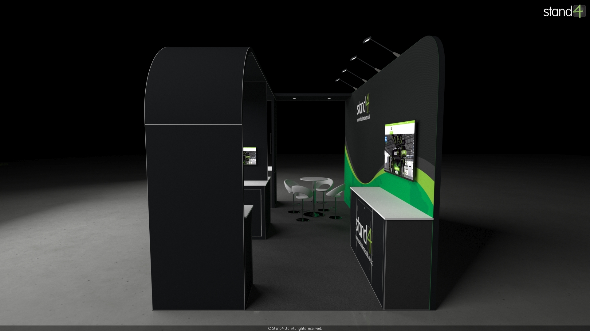 3D rendering of an open-plan exhibition stand featuring a large overhead canopy. The layout includes three front-facing presentation kiosks with digital screens and storage cabinets, a central meeting area with a high-top table and four bar stools, and a backwall equipped with overhead arm lights, a large monitor, and a long built-in counter.